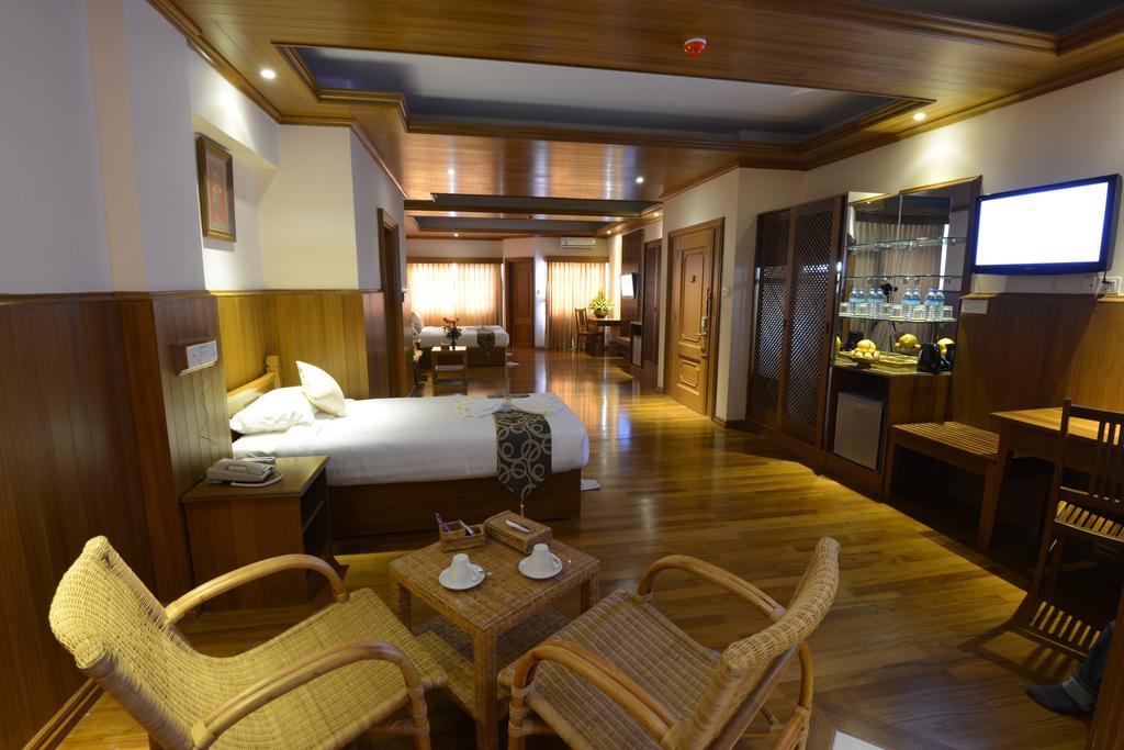 Hotel Sidney Yangon Exteriör bild