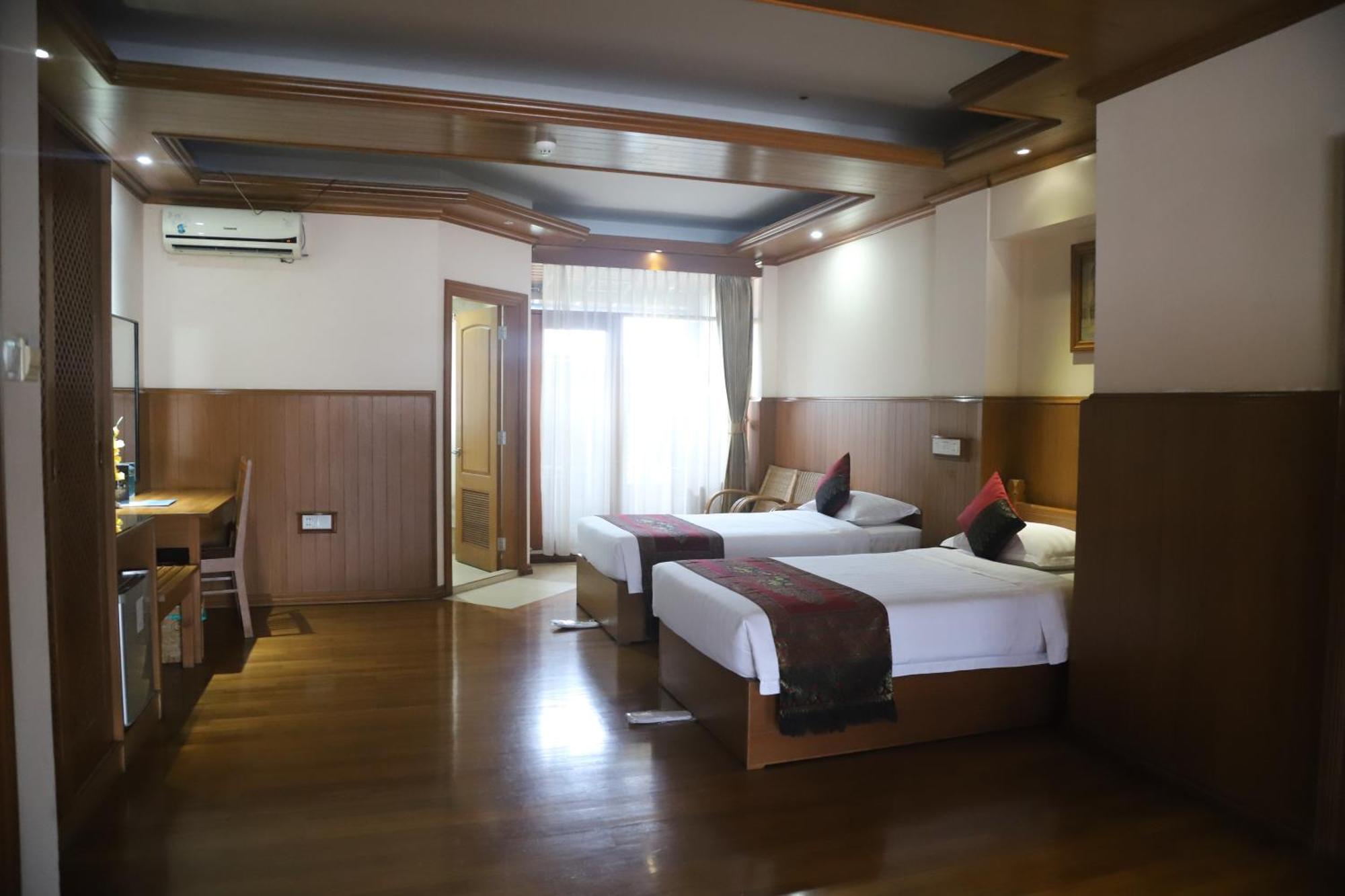 Hotel Sidney Yangon Exteriör bild