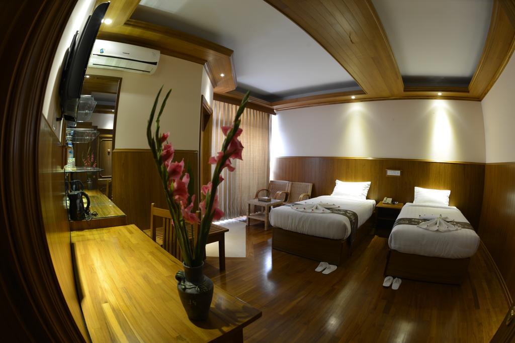 Hotel Sidney Yangon Exteriör bild