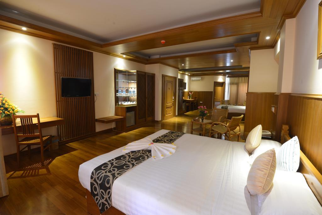 Hotel Sidney Yangon Exteriör bild