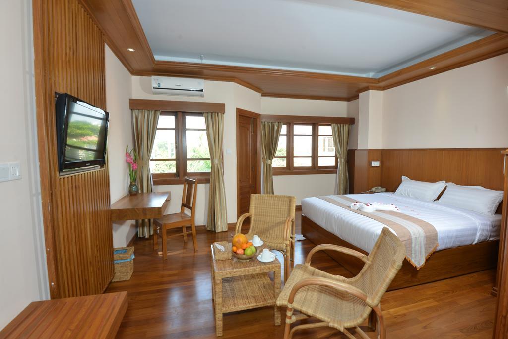 Hotel Sidney Yangon Exteriör bild
