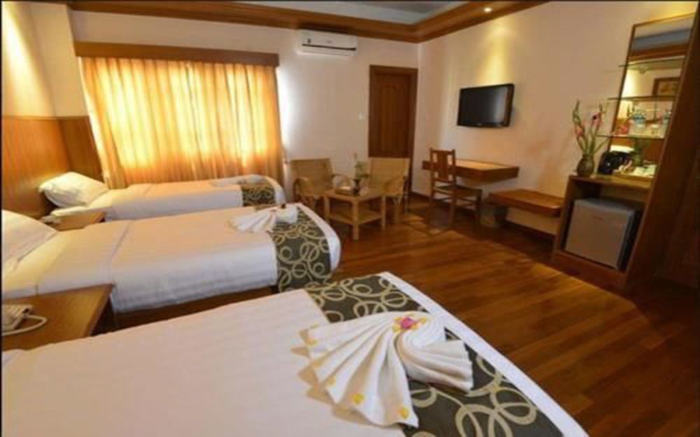 Hotel Sidney Yangon Exteriör bild